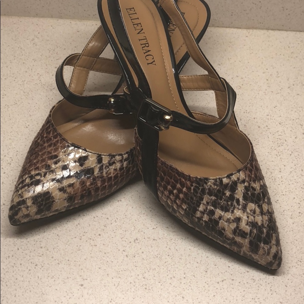 🆕 Ellen Tracy snakeskin patent leather sling back